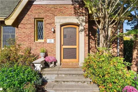 166 Lancaster Street Providence RI 02906