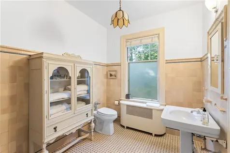 166 Lancaster Street Providence RI 02906