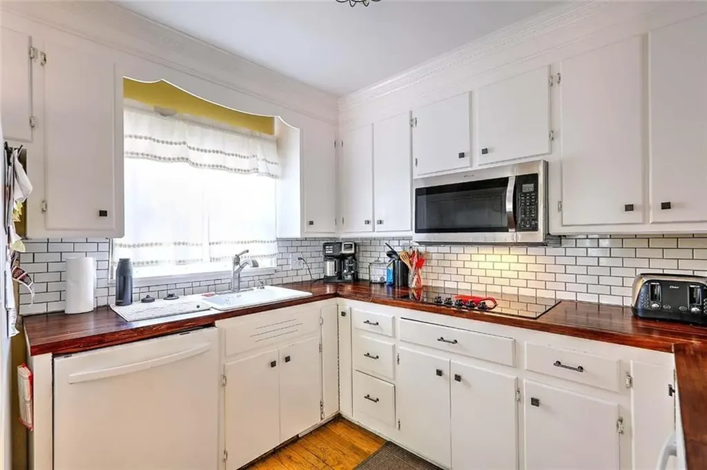 5 High Street Warwick RI 02886