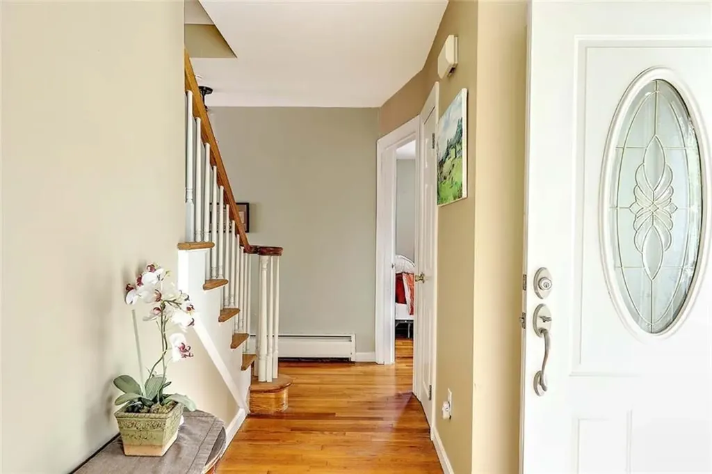 5 High Street Warwick RI 02886