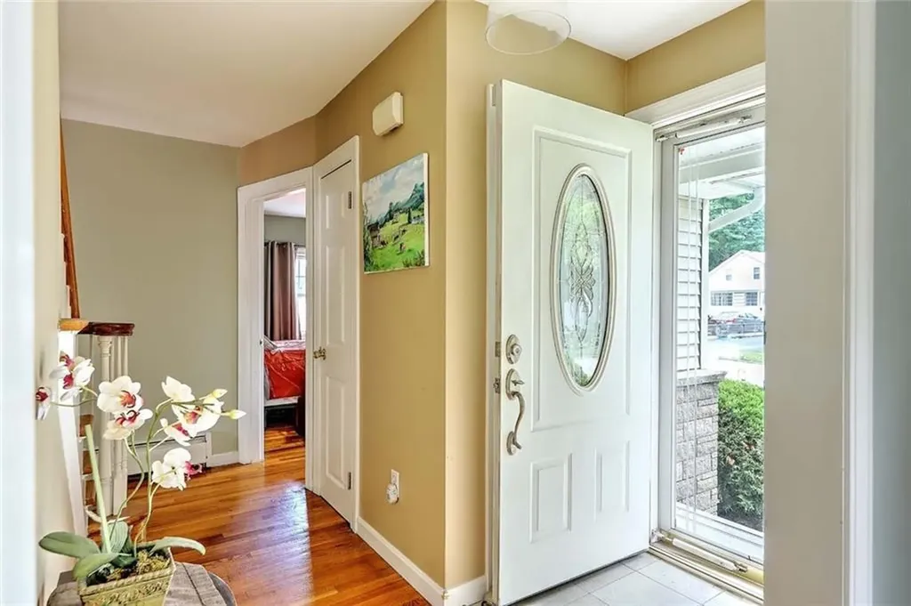 5 High Street Warwick RI 02886