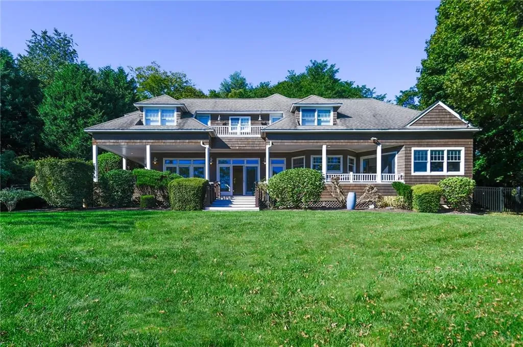 138 Green End Avenue Middletown RI 02842