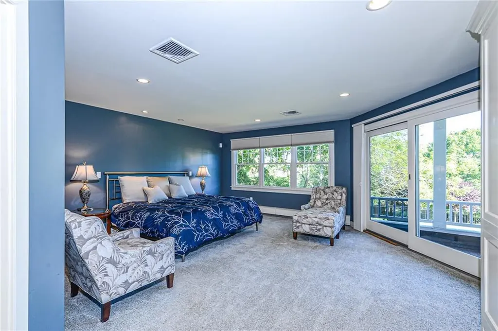 138 Green End Avenue Middletown RI 02842