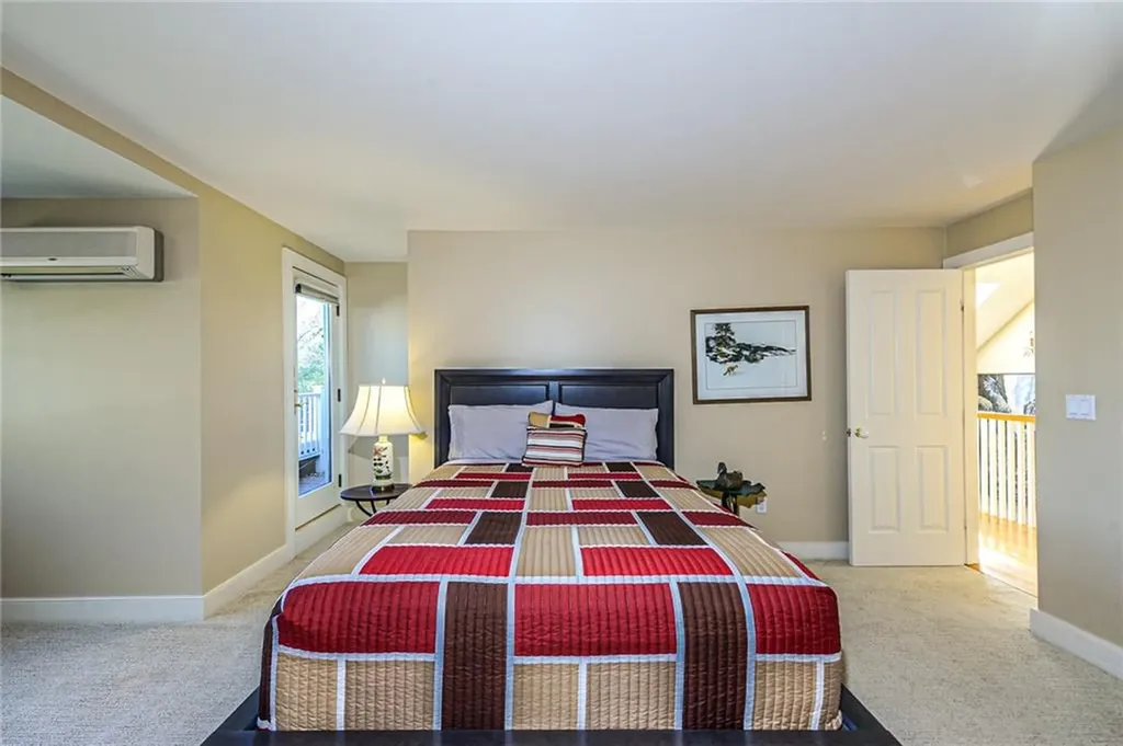 138 Green End Avenue Middletown RI 02842
