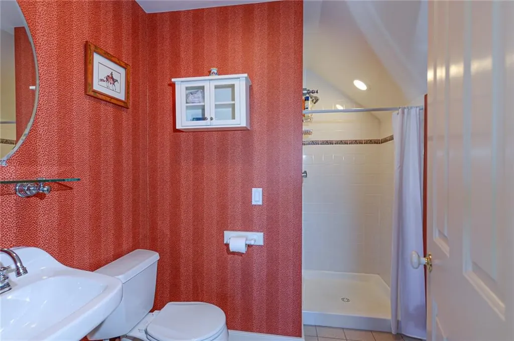 138 Green End Avenue Middletown RI 02842