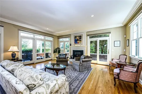 138 Green End Avenue Middletown RI 02842