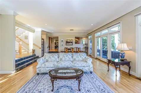 138 Green End Avenue Middletown RI 02842