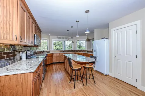 138 Green End Avenue Middletown RI 02842