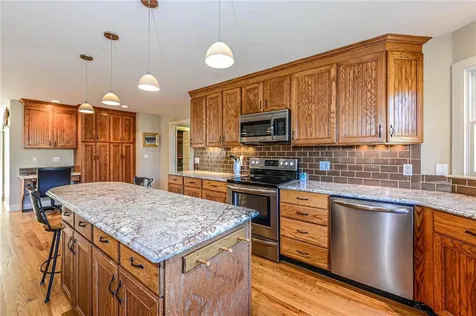 138 Green End Avenue Middletown RI 02842