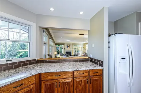 138 Green End Avenue Middletown RI 02842