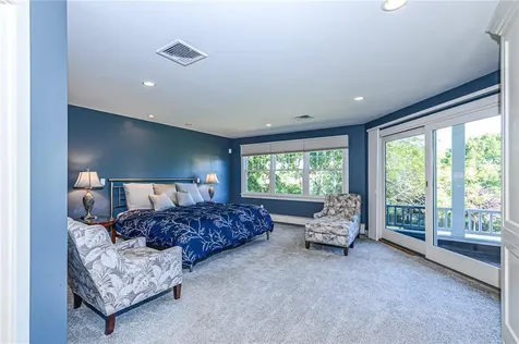 138 Green End Avenue Middletown RI 02842