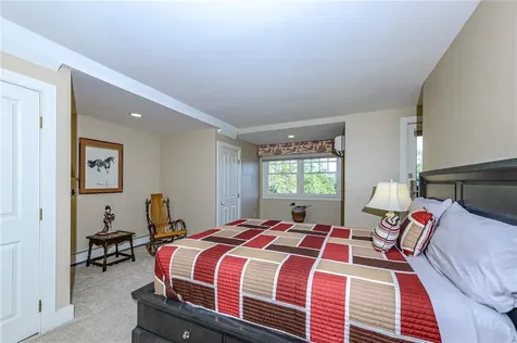 138 Green End Avenue Middletown RI 02842