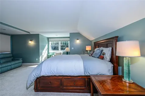 138 Green End Avenue Middletown RI 02842