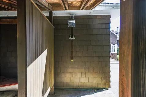 138 Green End Avenue Middletown RI 02842