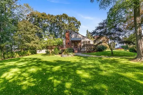 31 Stanchion Avenue Jamestown RI 02835