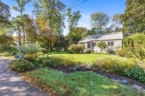 31 Stanchion Avenue Jamestown RI 02835