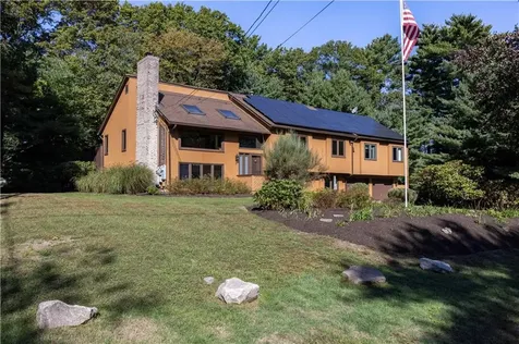 8 Robin Drive North Kingstown RI 02852