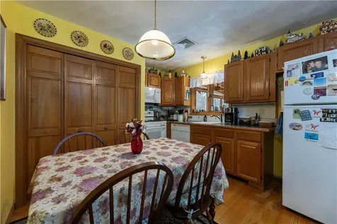 8 Robin Drive North Kingstown RI 02852