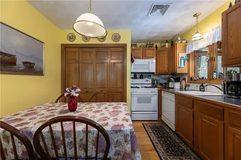 8 Robin Drive North Kingstown RI 02852