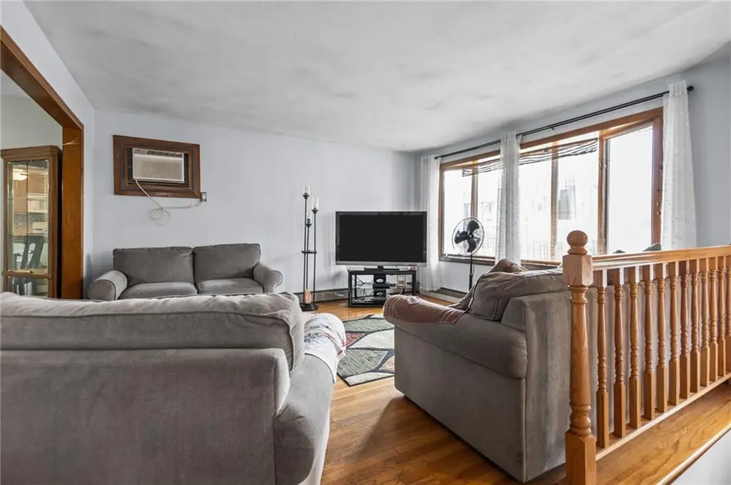 7 Laurel Street North Providence RI 02911