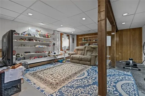 7 Laurel Street North Providence RI 02911