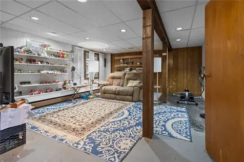 7 Laurel Street North Providence RI 02911