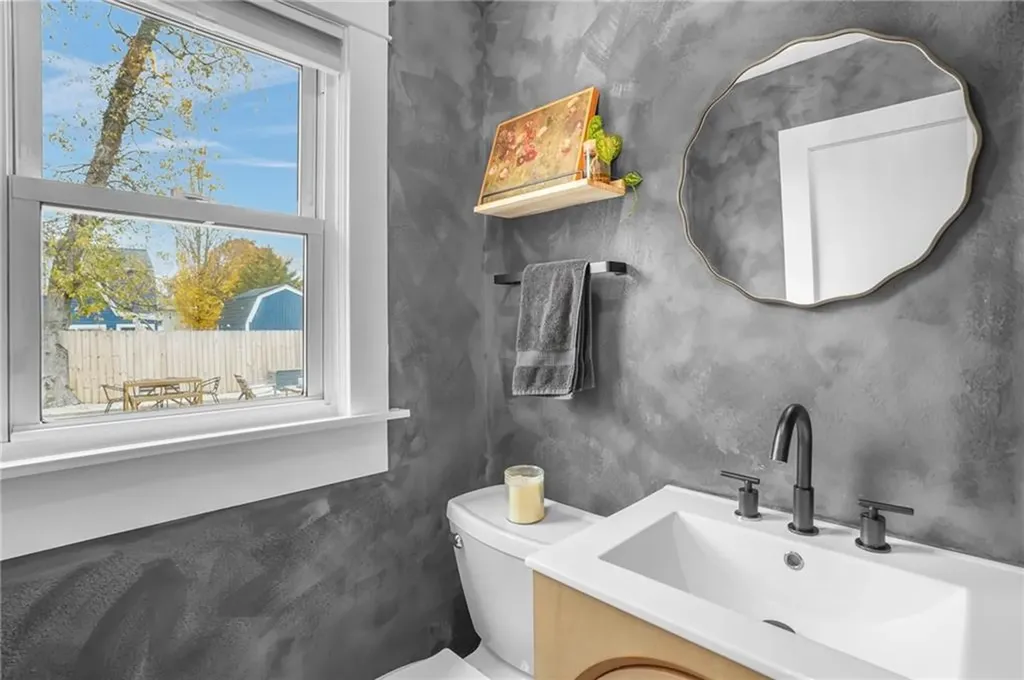 35 Barney Street East Providence RI 02916