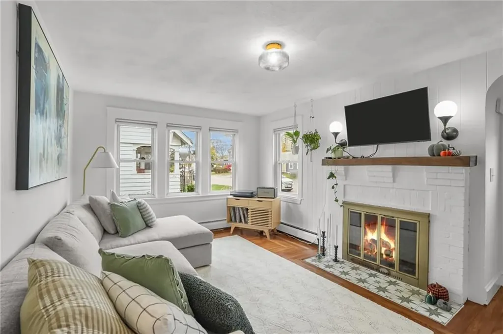 35 Barney Street East Providence RI 02916