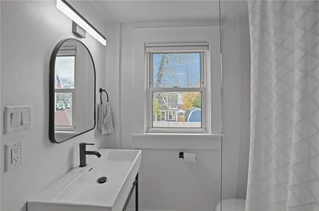 35 Barney Street East Providence RI 02916