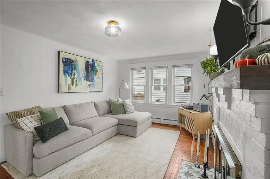 35 Barney Street East Providence RI 02916