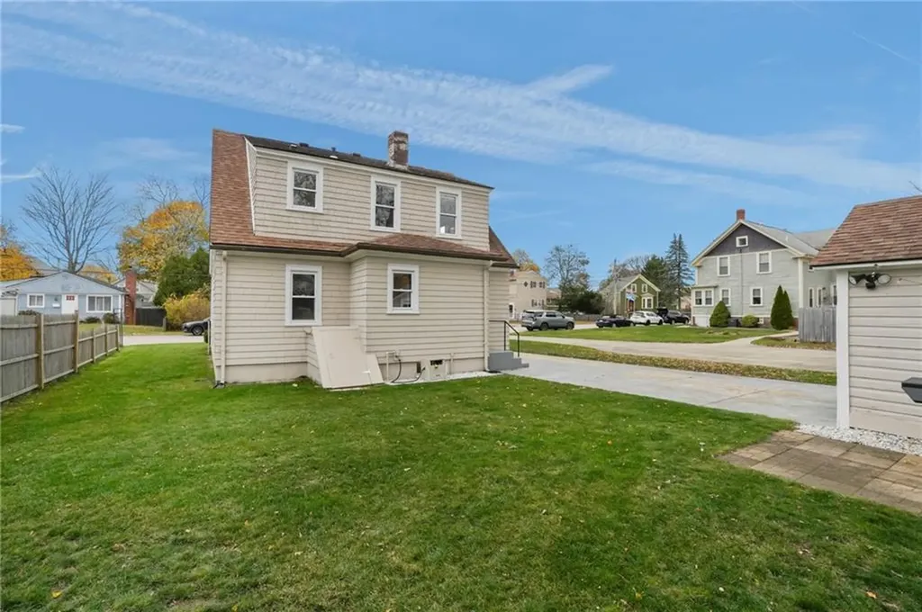 35 Barney Street East Providence RI 02916