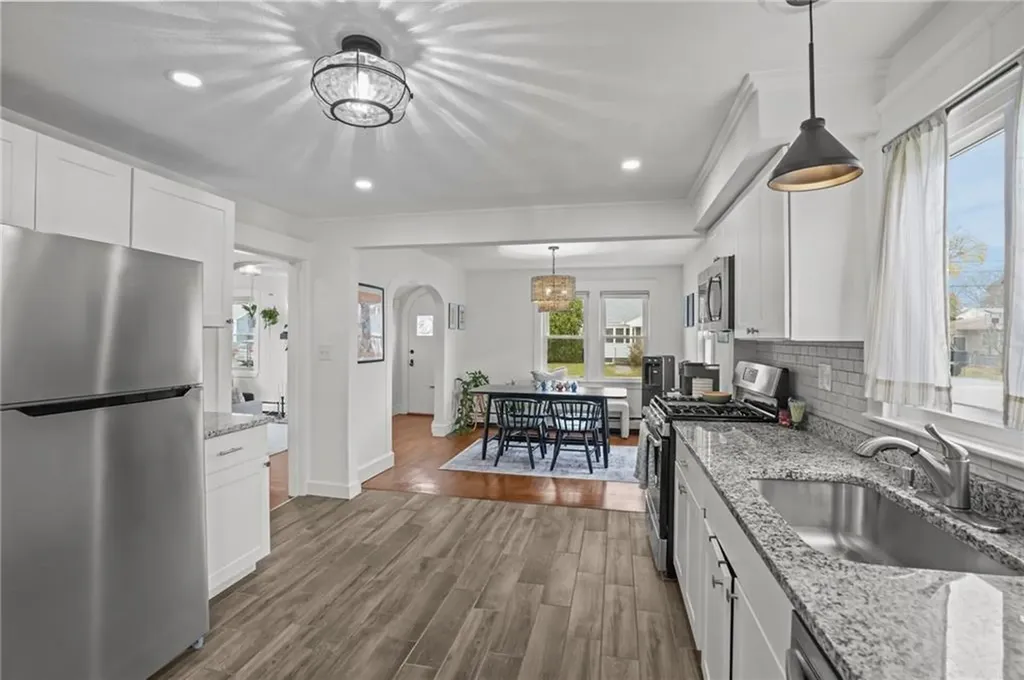 35 Barney Street East Providence RI 02916