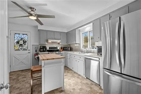 134 Greenfield Avenue Portsmouth RI 02871