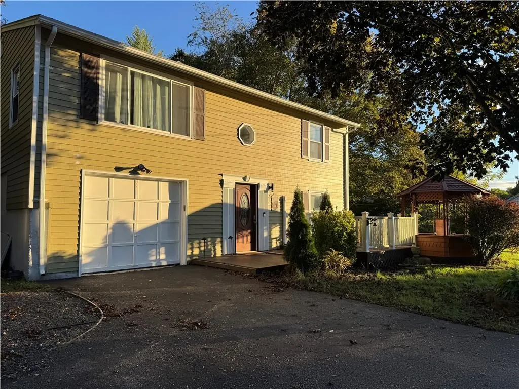 25 Advent Street North Kingstown RI 02852