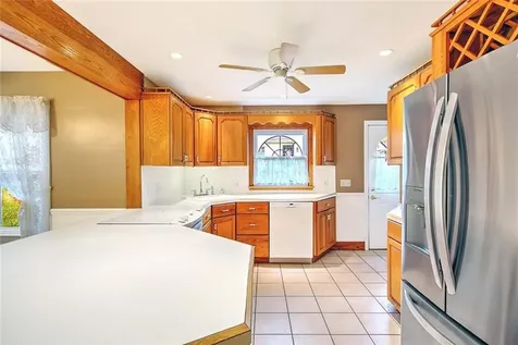 98 Iroquois Road Cumberland RI 02864