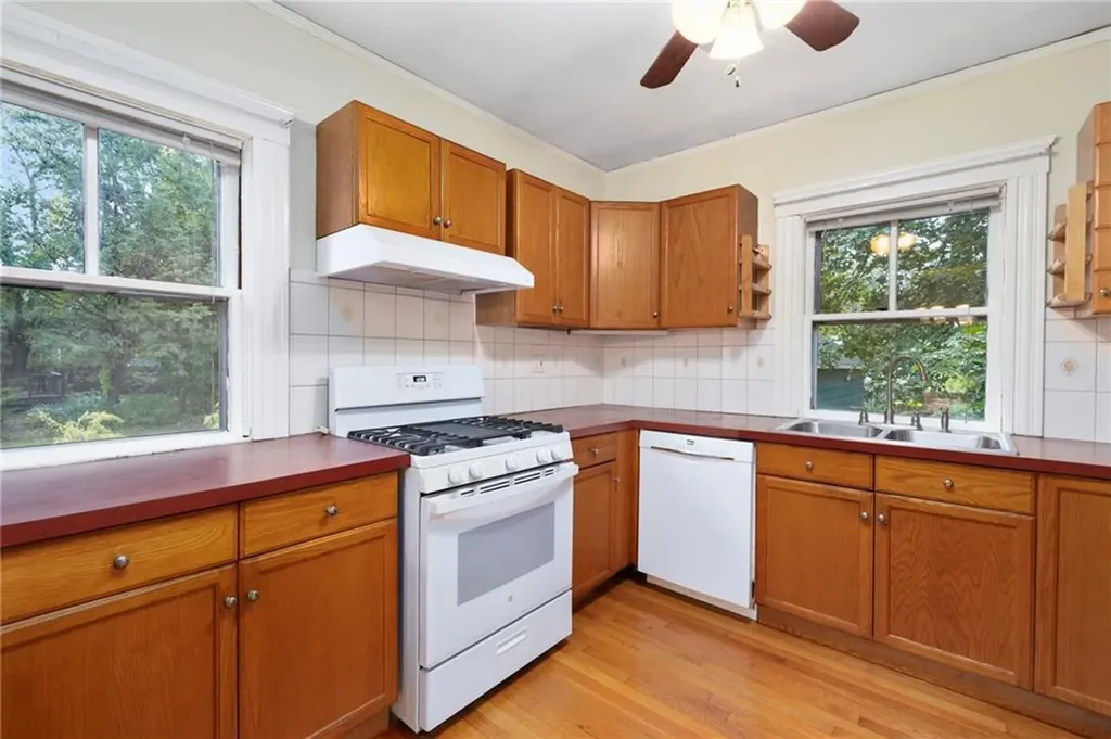 154 Armington Street Cranston RI 02905