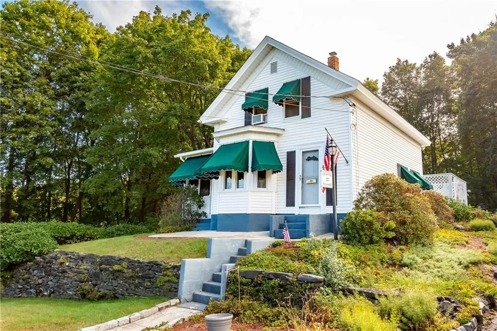 22 Colerick Avenue North Smithfield RI 02896