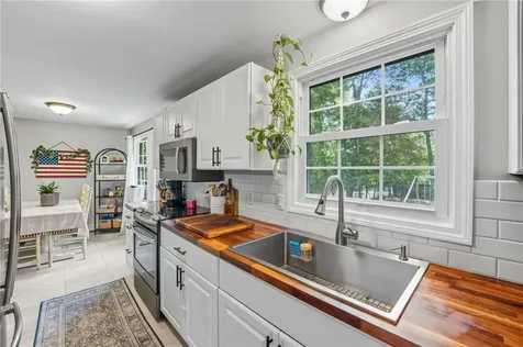 94 Maxson Hill Road Hopkinton RI 02804