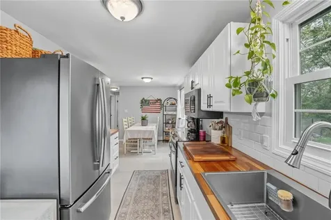 94 Maxson Hill Road Hopkinton RI 02804