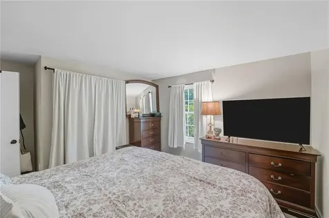 94 Maxson Hill Road Hopkinton RI 02804