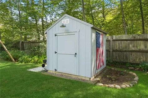 94 Maxson Hill Road Hopkinton RI 02804