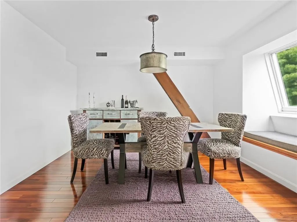 28 Lighthouse Lane Warwick RI 02889