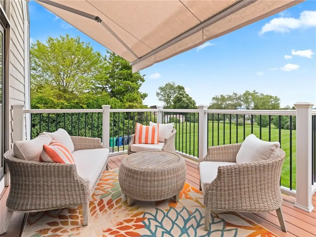 28 Lighthouse Lane Warwick RI 02889