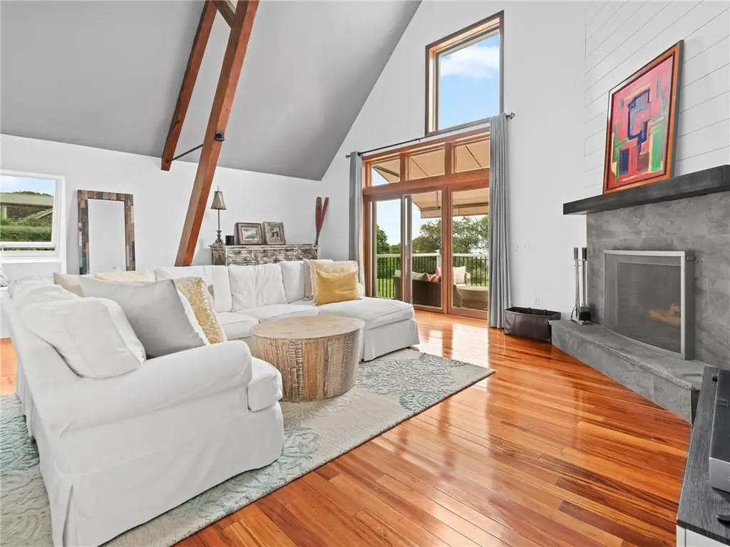 28 Lighthouse Lane Warwick RI 02889