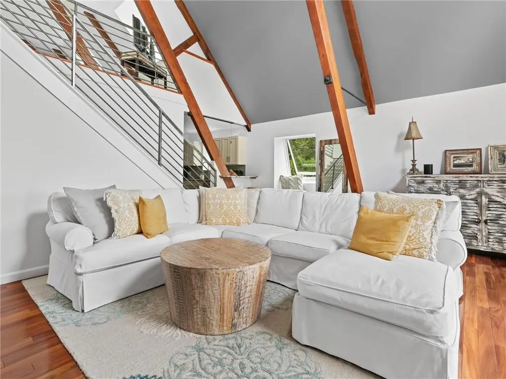 28 Lighthouse Lane Warwick RI 02889