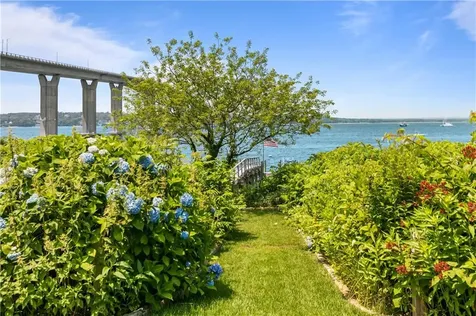 121 Seaside Drive Jamestown RI 02835