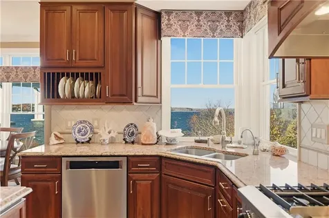 121 Seaside Drive Jamestown RI 02835