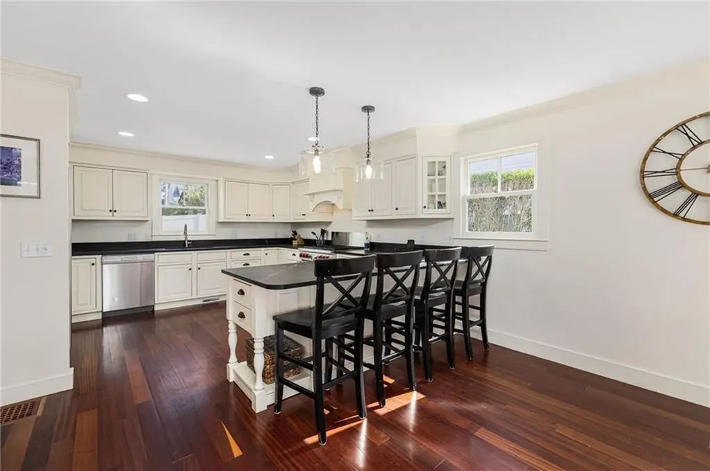 44 Tuckerman Avenue Middletown RI 02842