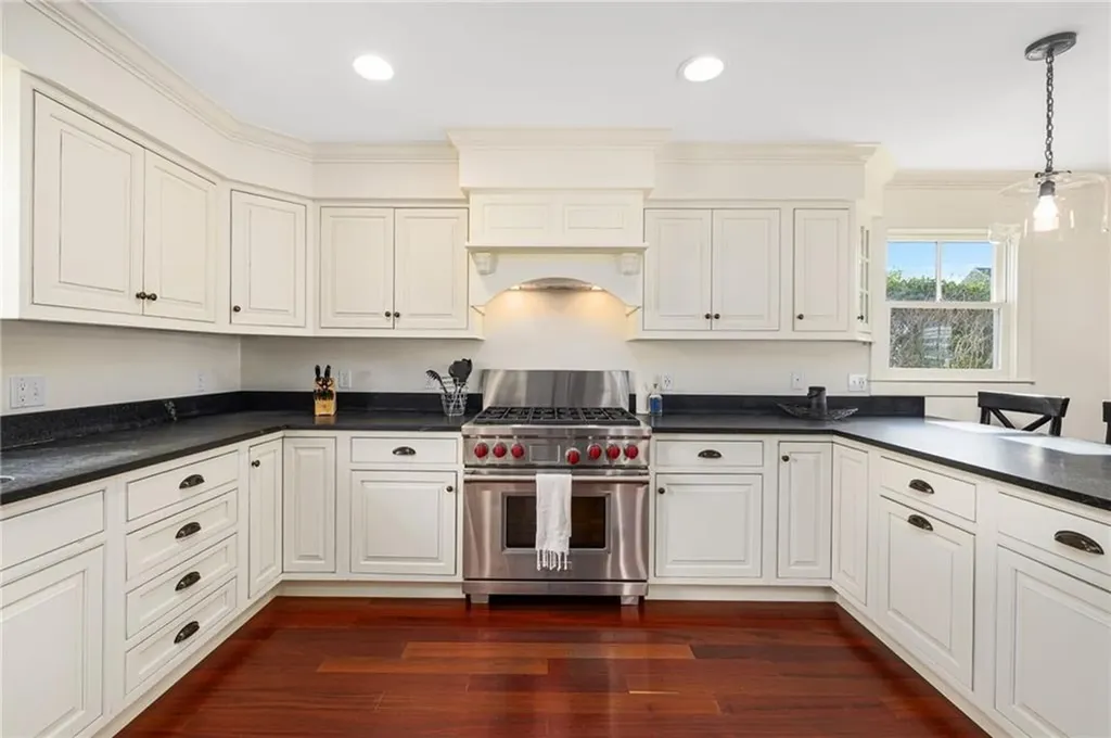 44 Tuckerman Avenue Middletown RI 02842