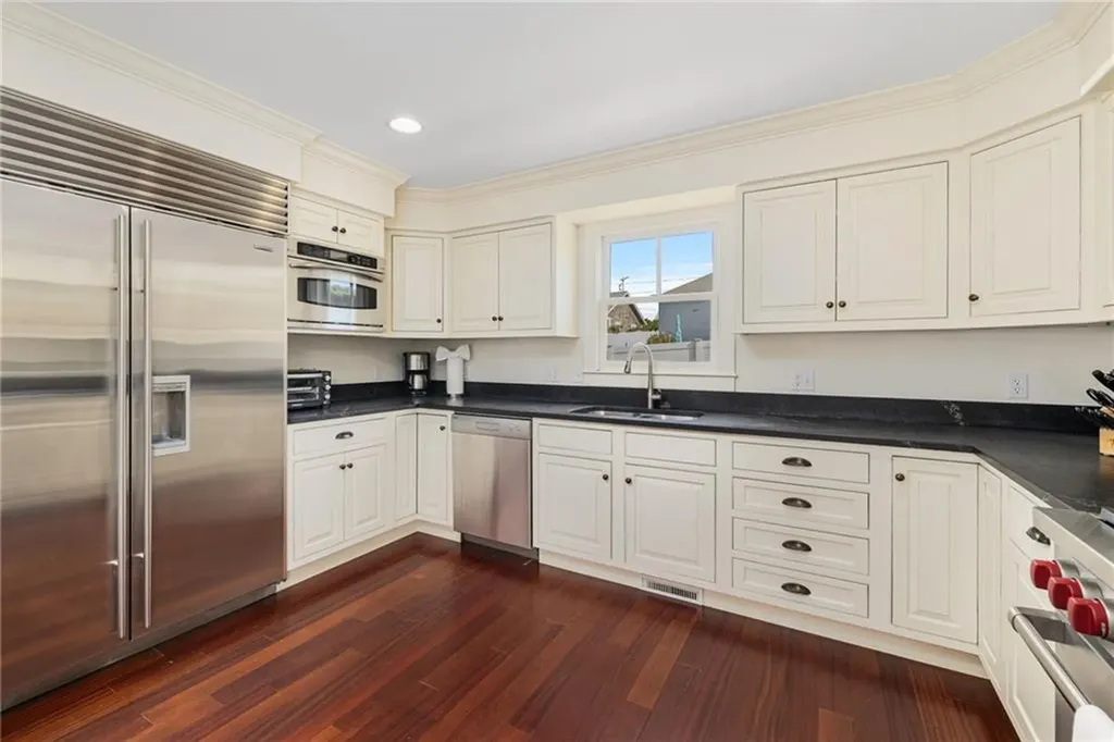 44 Tuckerman Avenue Middletown RI 02842